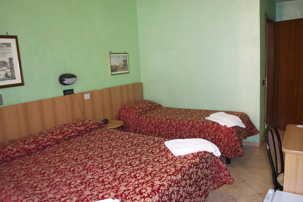 Hotel Ferrarese Rom Exterior foto