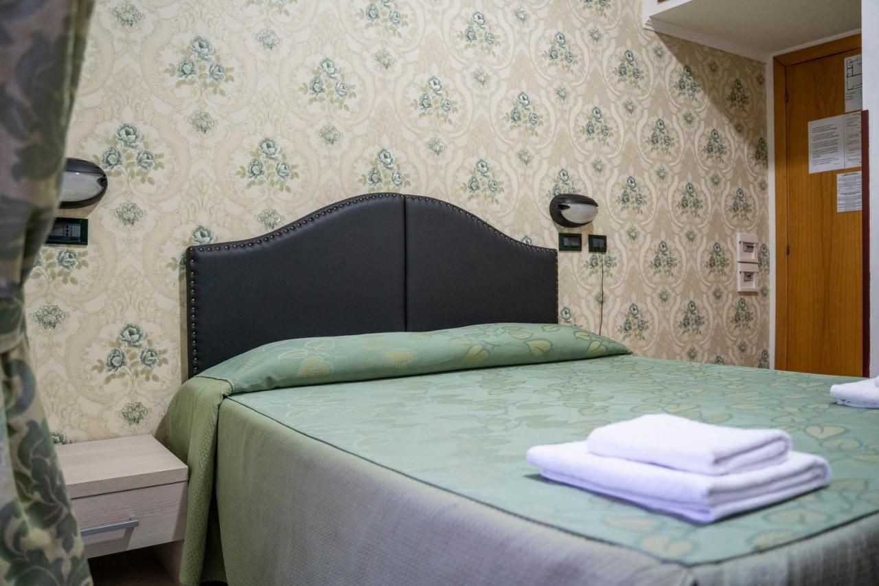 Hotel Ferrarese Rom Exterior foto