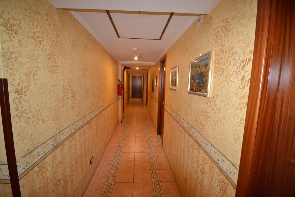 Hotel Ferrarese Rom Exterior foto