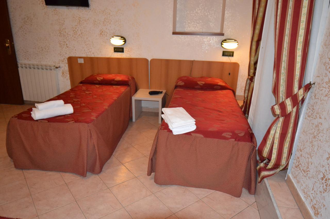 Hotel Ferrarese Rom Exterior foto
