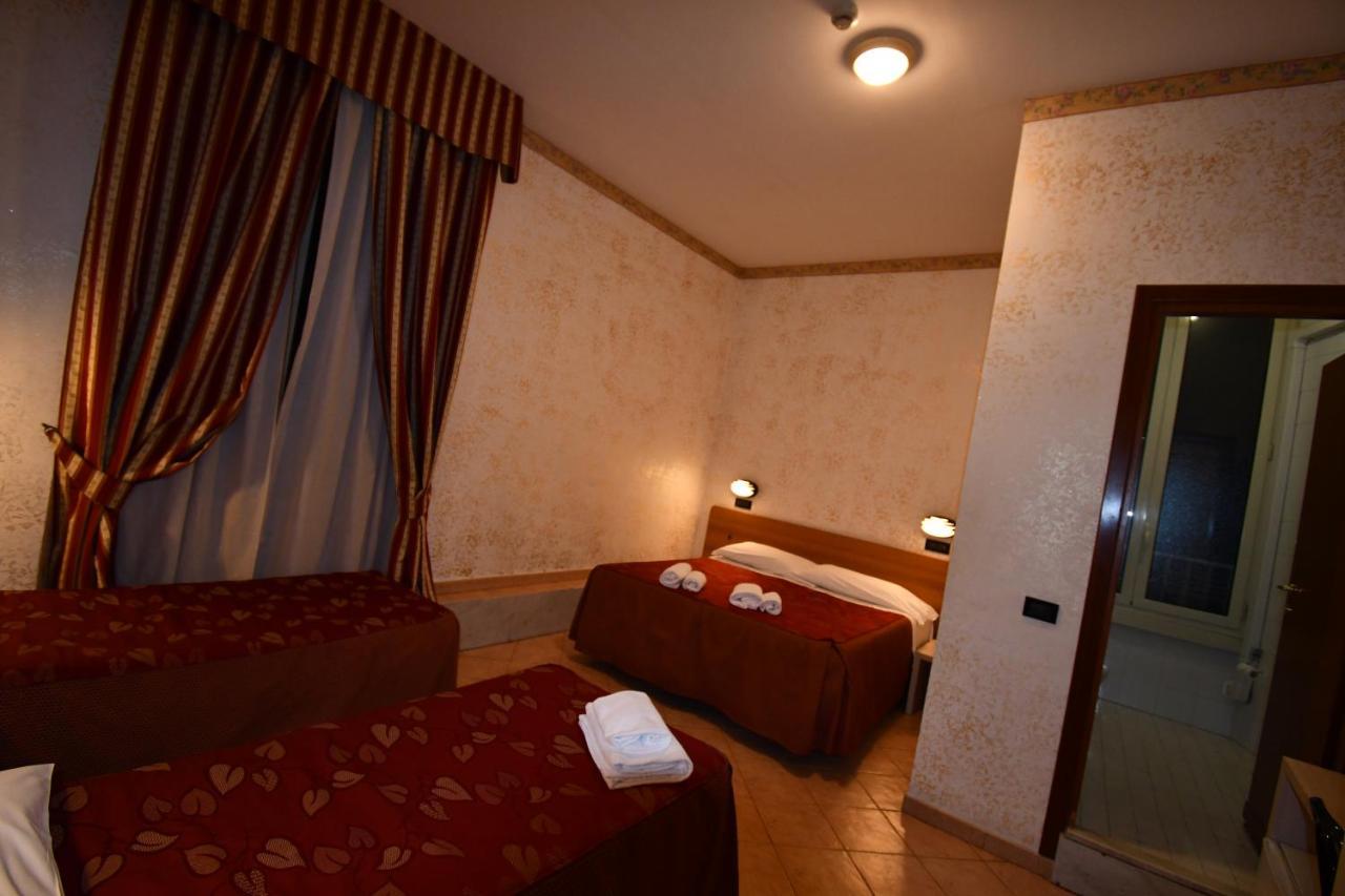 Hotel Ferrarese Rom Exterior foto
