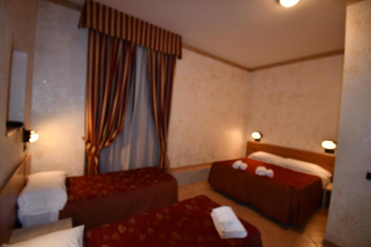Hotel Ferrarese Rom Exterior foto
